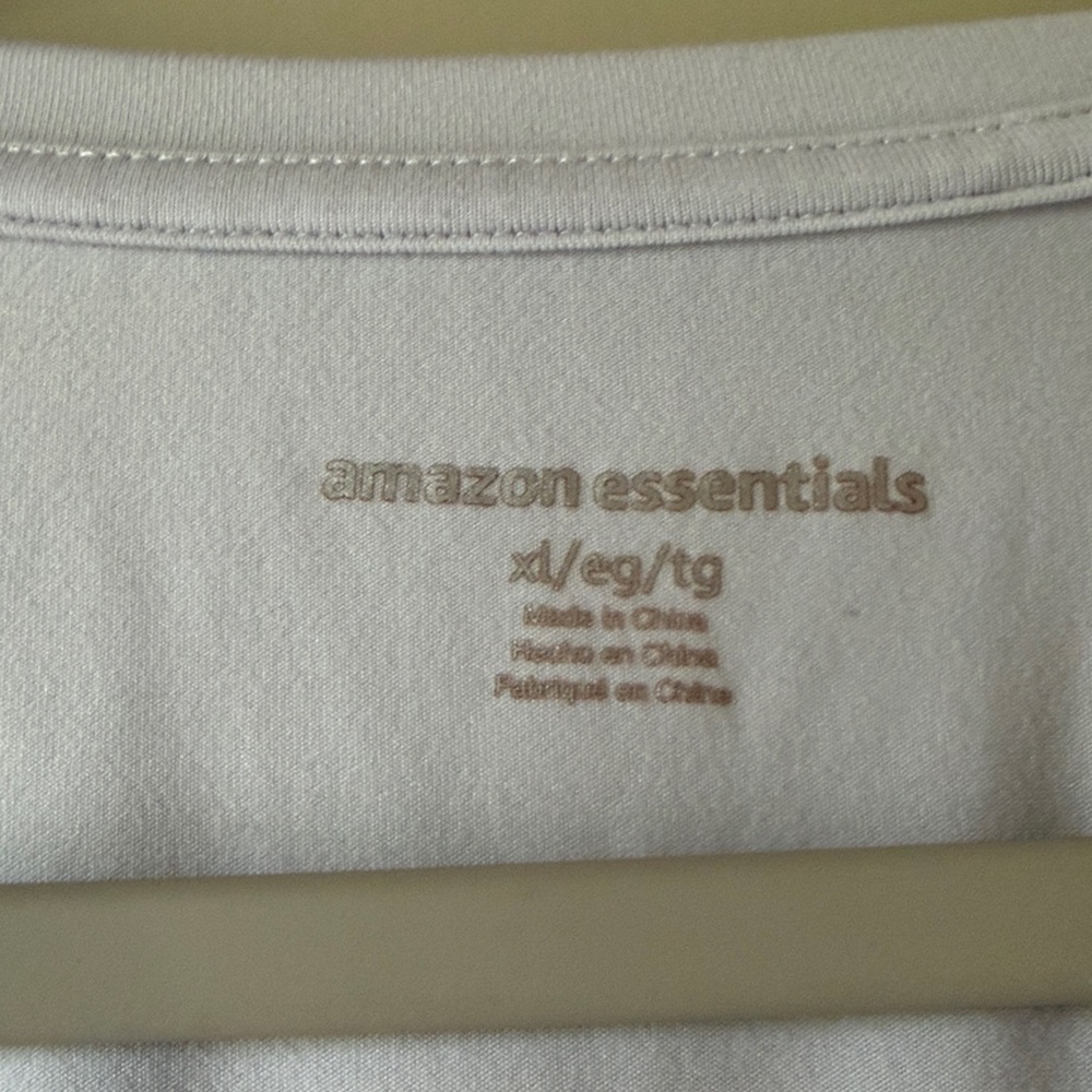 Amazon Essentials Workout Top - Picture 2 of 4